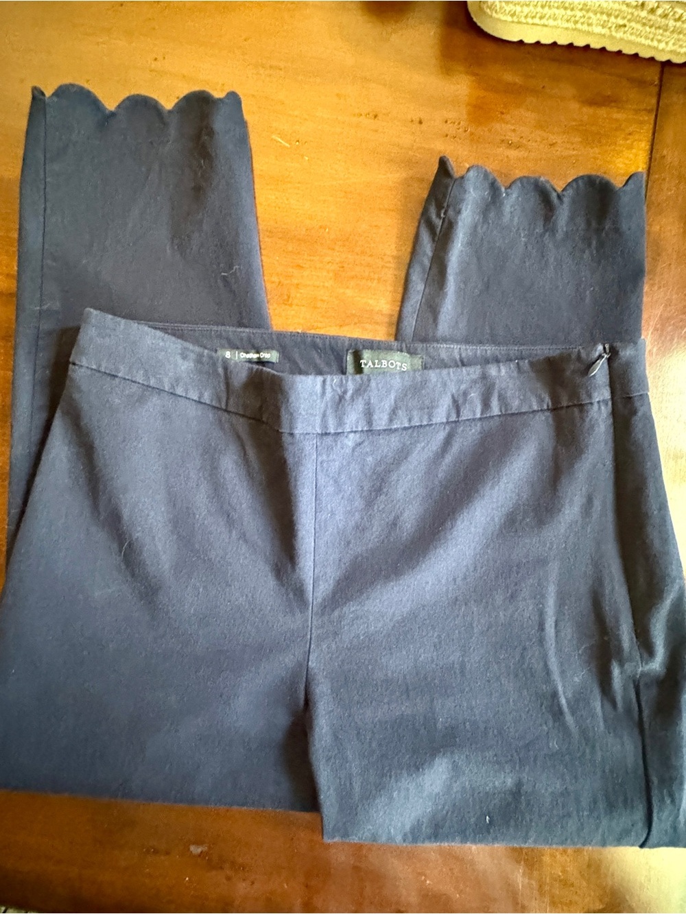 Talbots Chatham Crop Pants Navy Scalloped Hem Size 8 - Picture 2 of 5